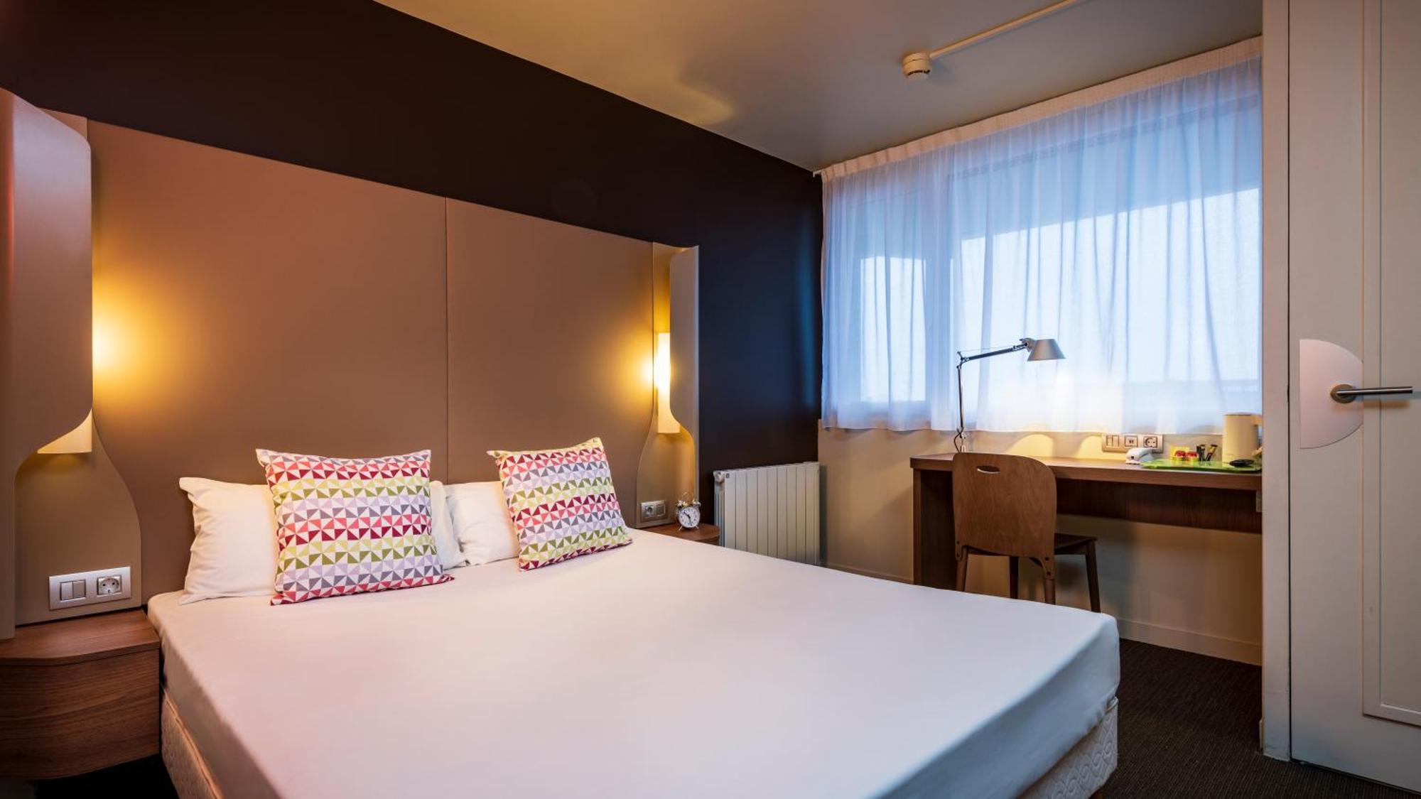 Campanile Y Restaurante Zuid Oost Hotel