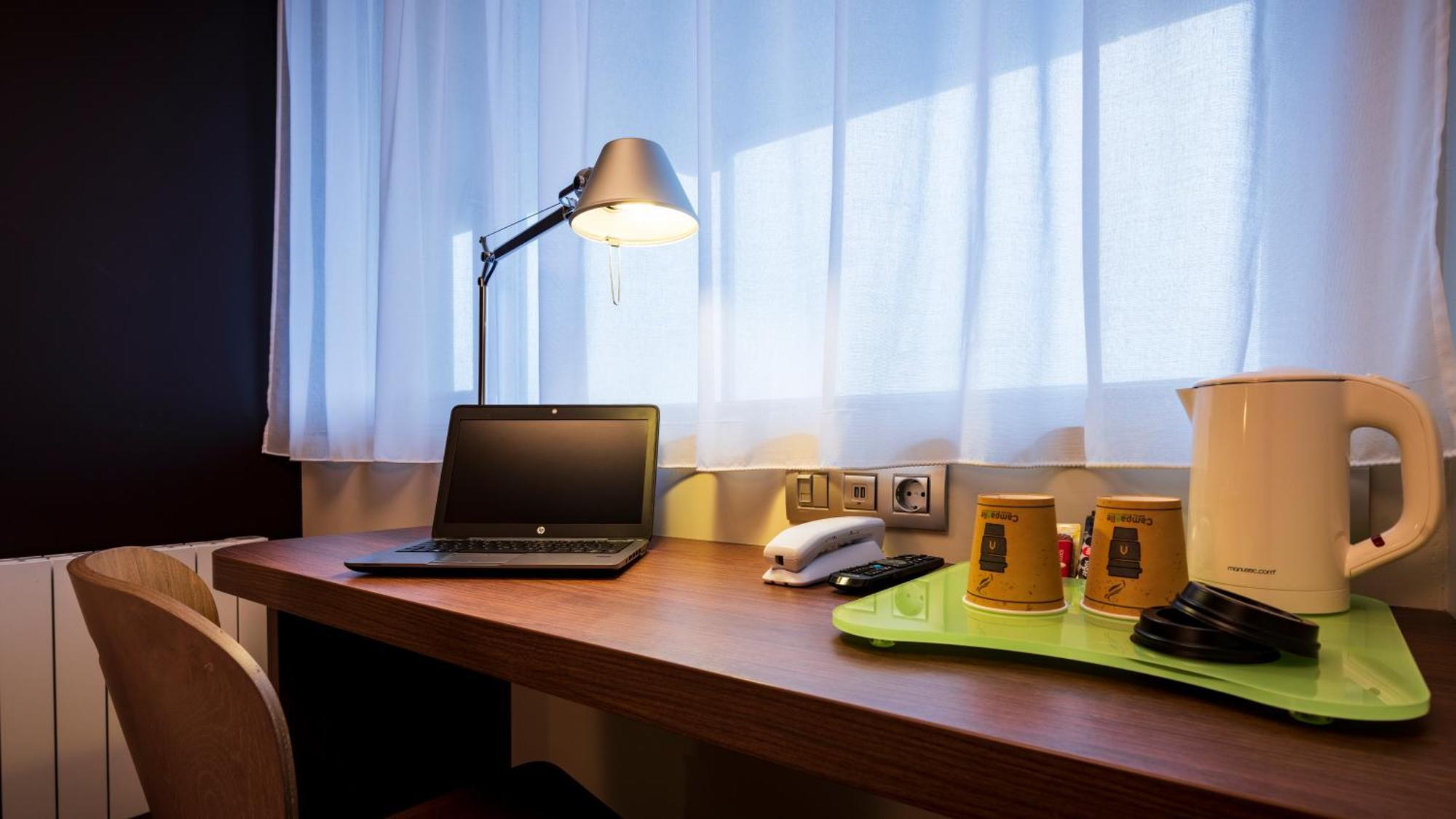 Campanile Y Restaurante Zuid Oost Hotel 3*