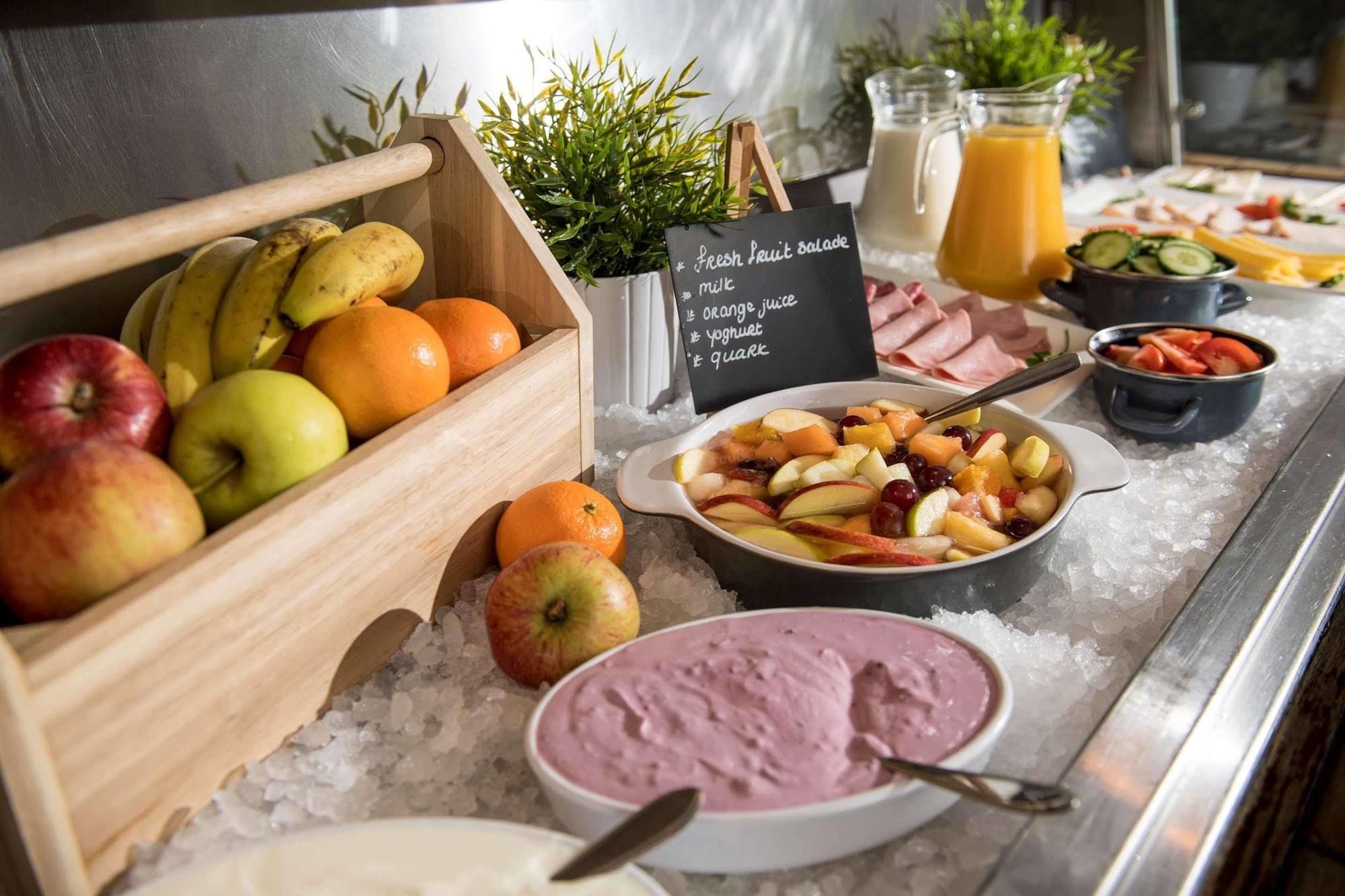 Hotel Campanile Y Restaurante Zuid Oost 3*